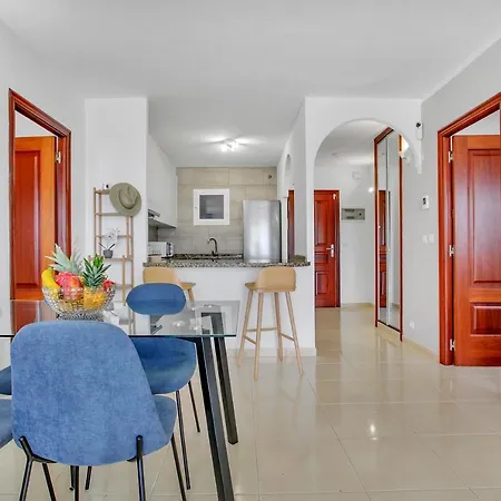 Wonderful View, Huge Terrace Solarium, Private Parking Appartement *